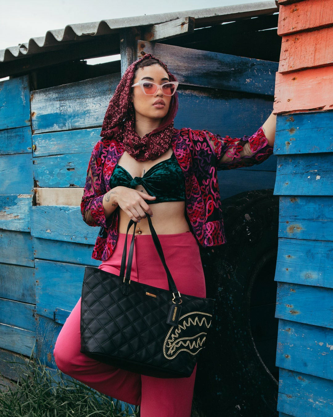 Sprayground NOIR QUILT GOLD CHAIN SHARK TOTE