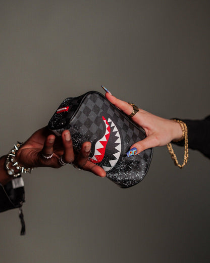 Sprayground SCRIBBLE DRIBBLE CHECK POUCH