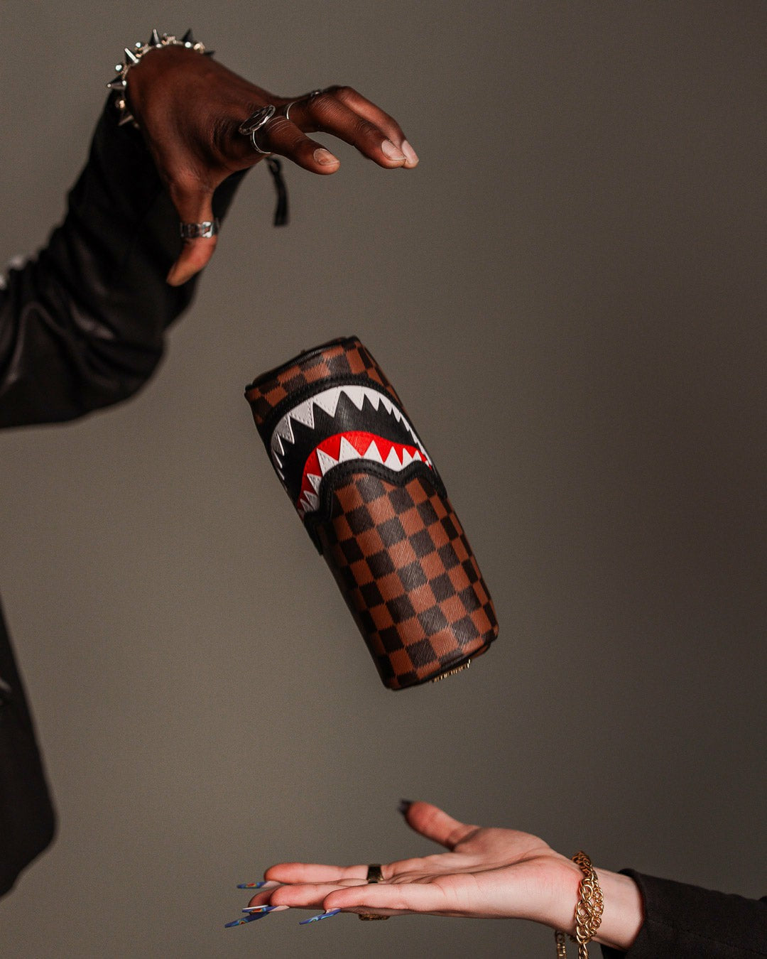 Sprayground SAWTOOTH SHARKS IN PARIS POUCH