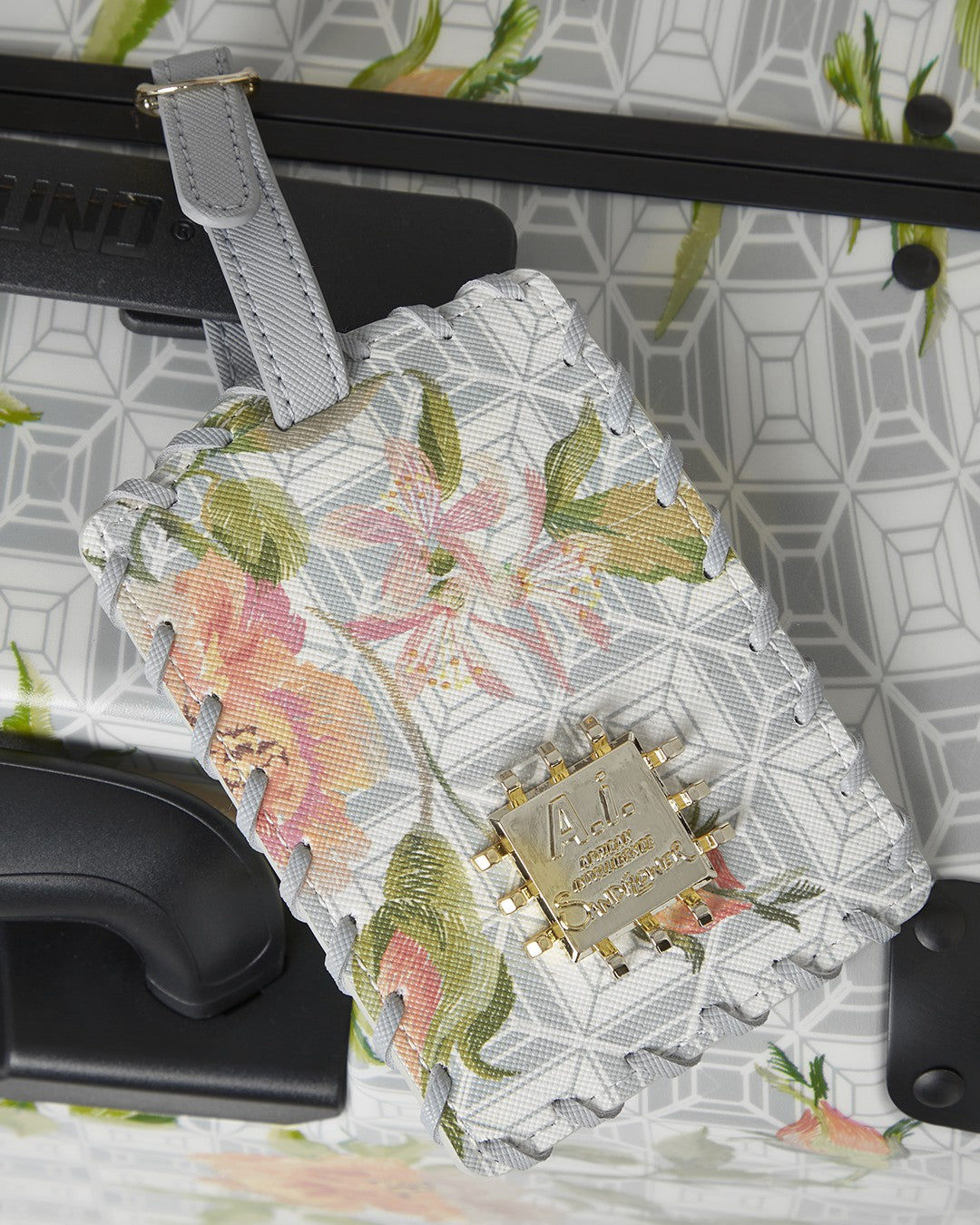 Sprayground A.I. AFRICAN INTELLIGENCE ELEGANT ENERGY SHARKITECTURE FULL SIZE LUGGA
