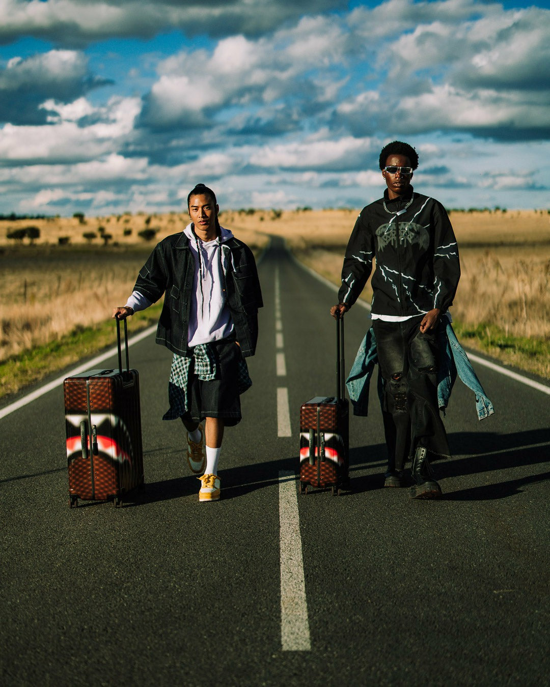 Sprayground SHARKS IN PARIS BLUR EFFECT FULL SIZE LUGGAGE