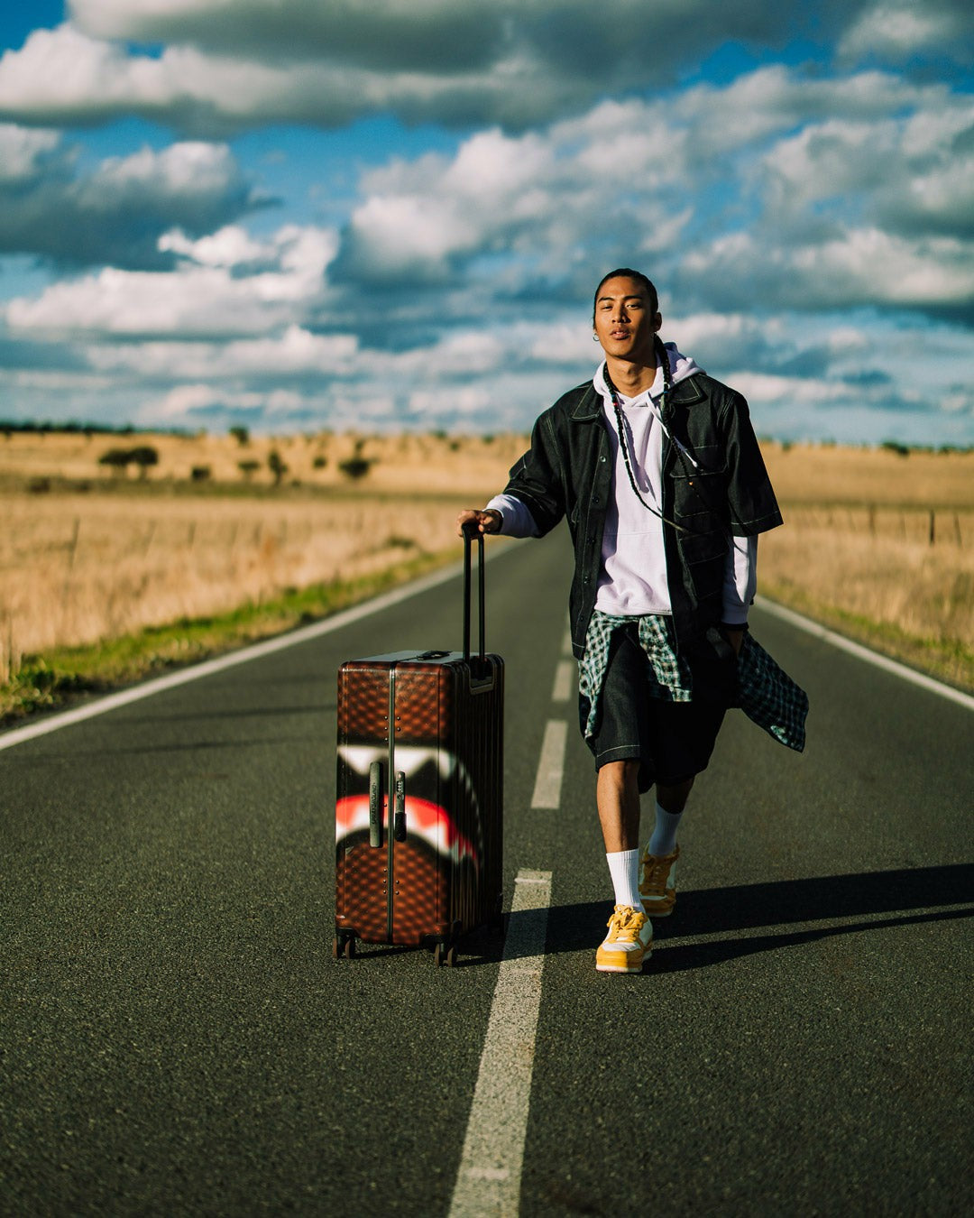 Sprayground SHARKS IN PARIS BLUR EFFECT FULL SIZE LUGGAGE