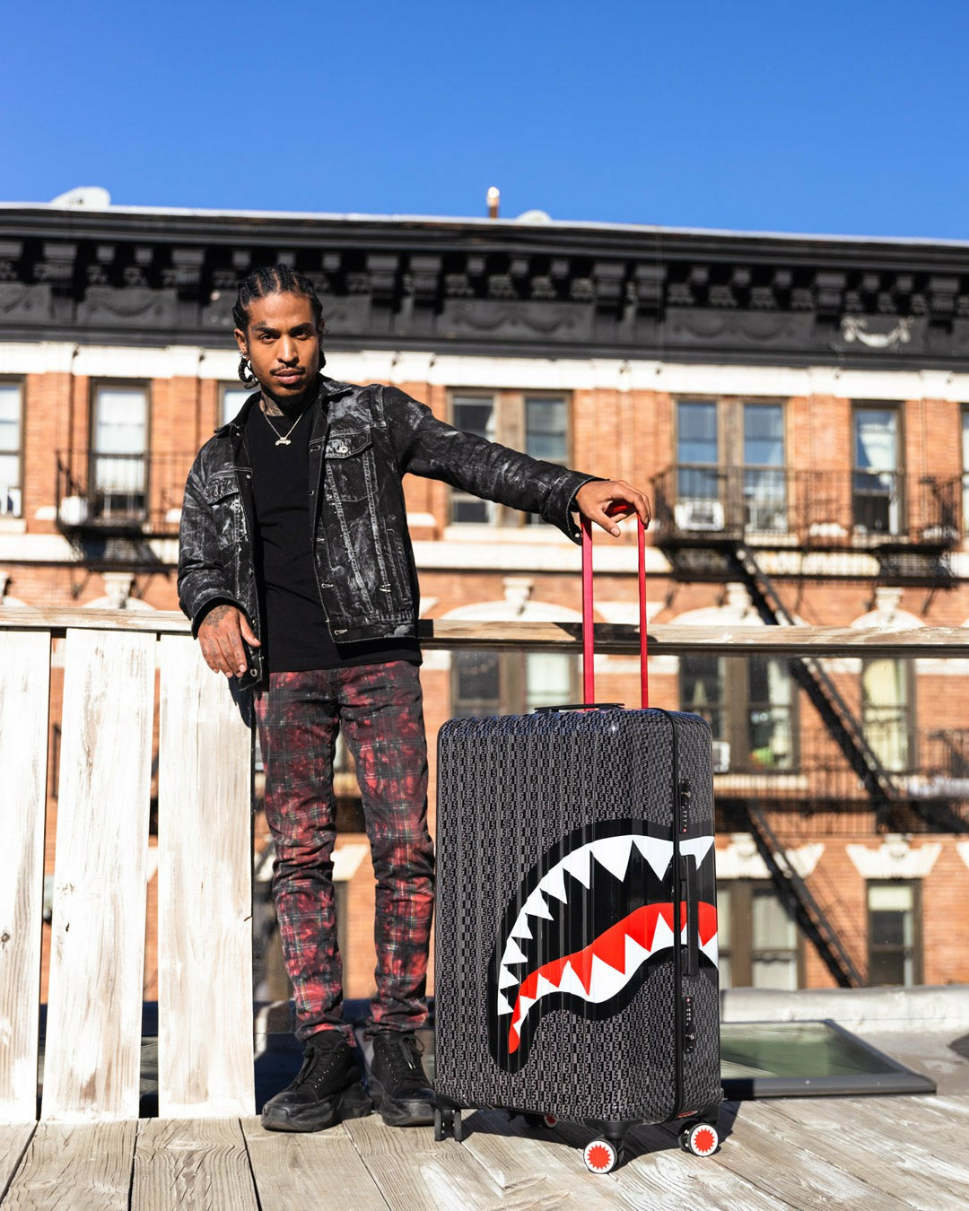 Sprayground SPRAYGATTI REVV SHARKNAUTICS HARDSHELL FULL-SIZE LUGGAGE