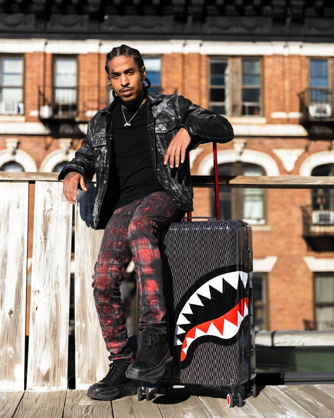 Sprayground SPRAYGATTI REVV SHARKNAUTICS HARDSHELL FULL-SIZE LUGGAGE