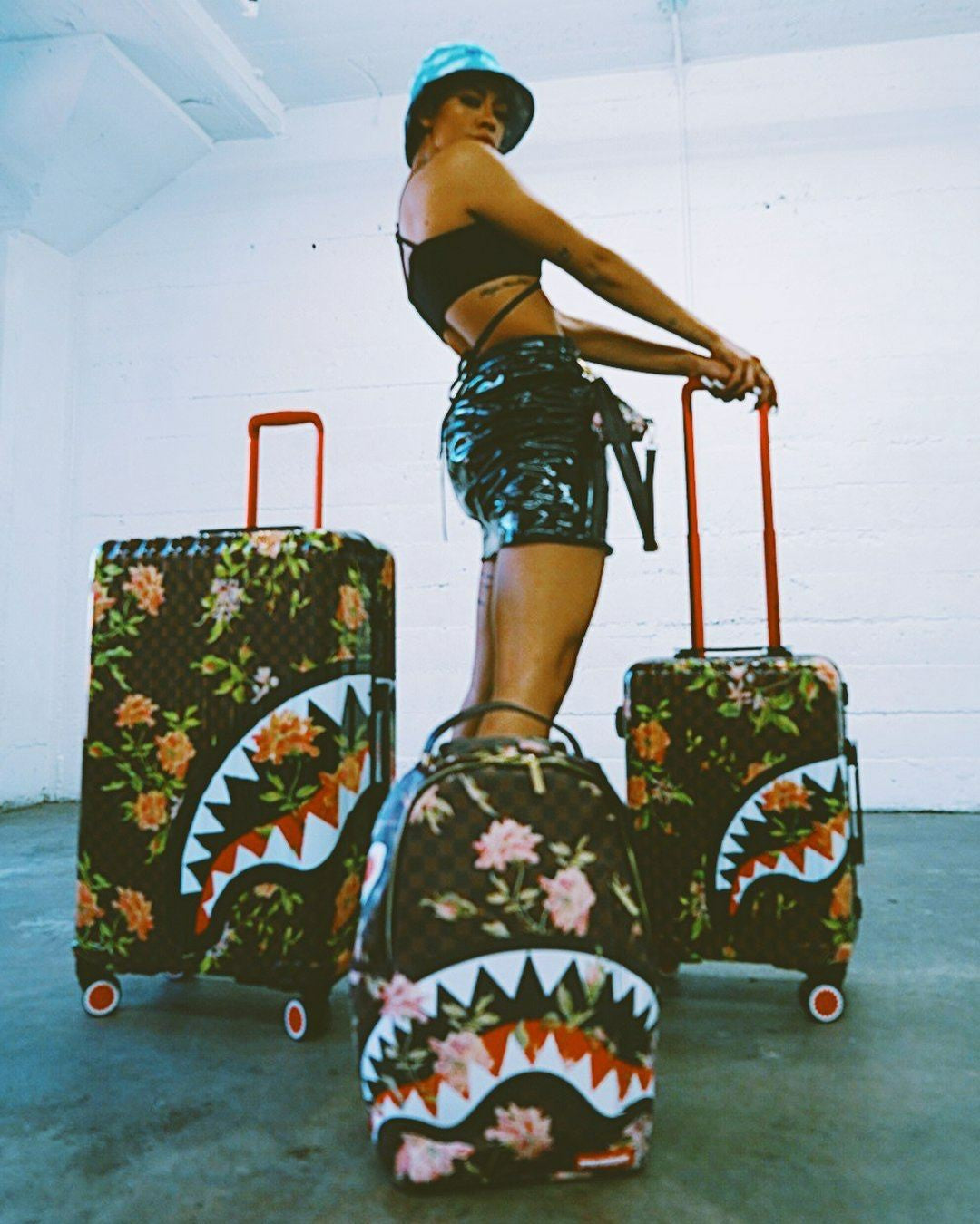 Sprayground SHARKFLOWER 29.5” FULL-SIZE SHARKNAUTICS LUGGAGE