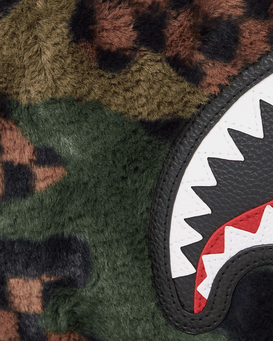Sprayground BIG SKY FUR SHARK CROSSOVER CLUTCH