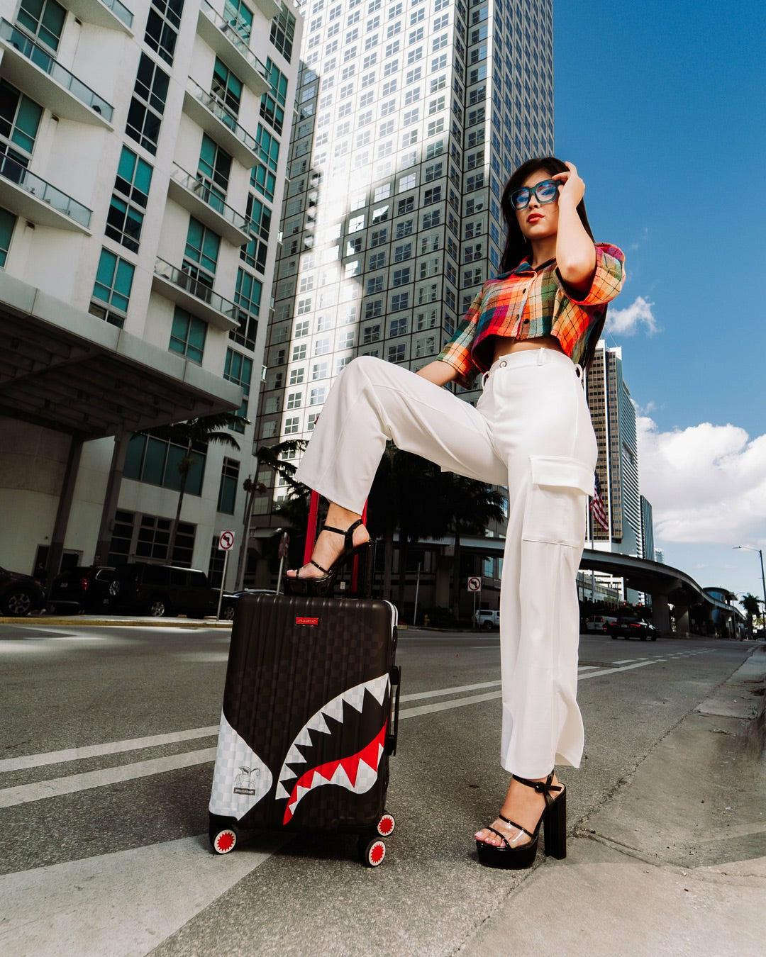Sprayground TRIPLE DECKER HEIR TO THE THRONE HARDSHELL CARRY-ON LUGGAGE