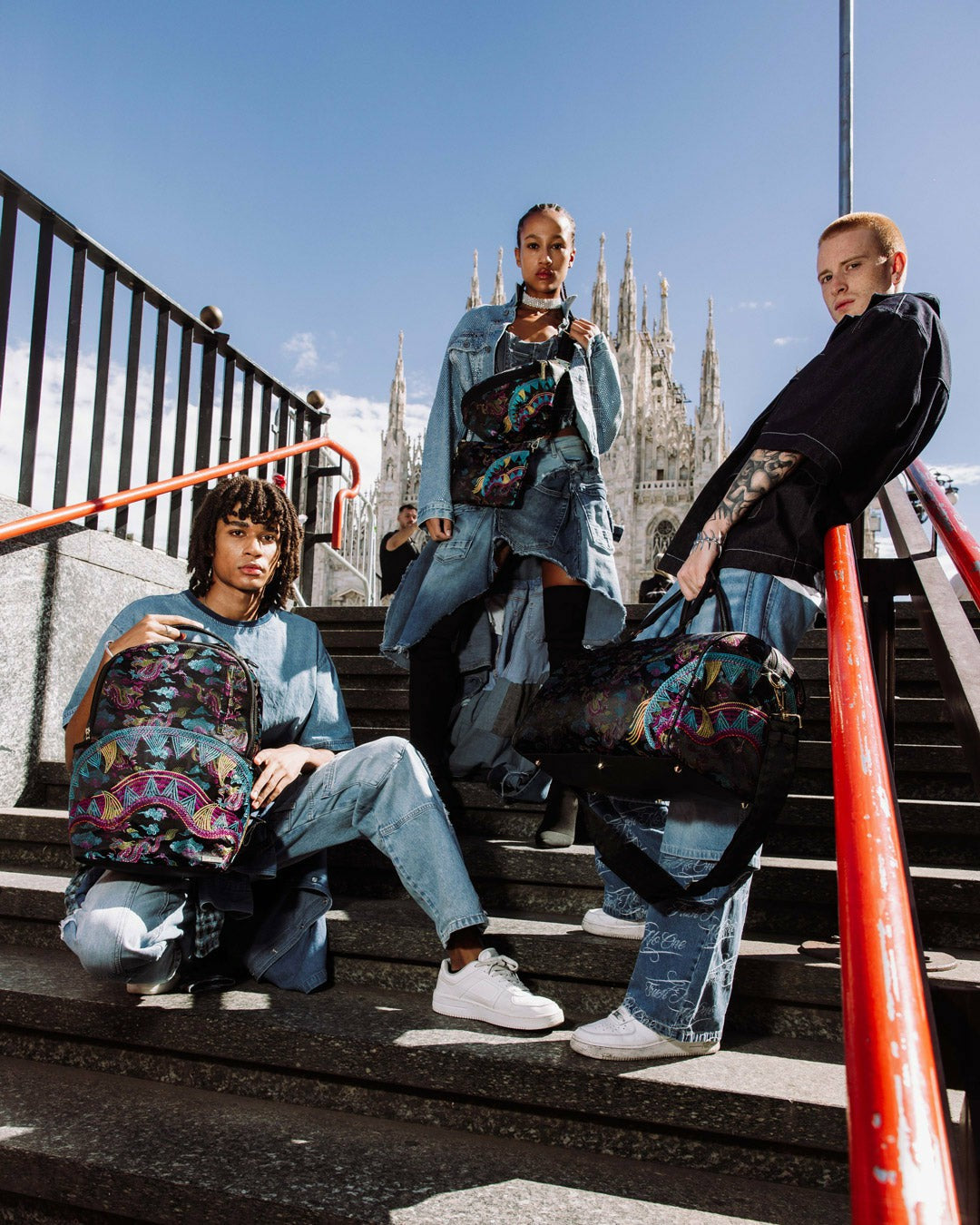 Sprayground EMBROIDERED DRAGONS SAVVY CROSSBODY
