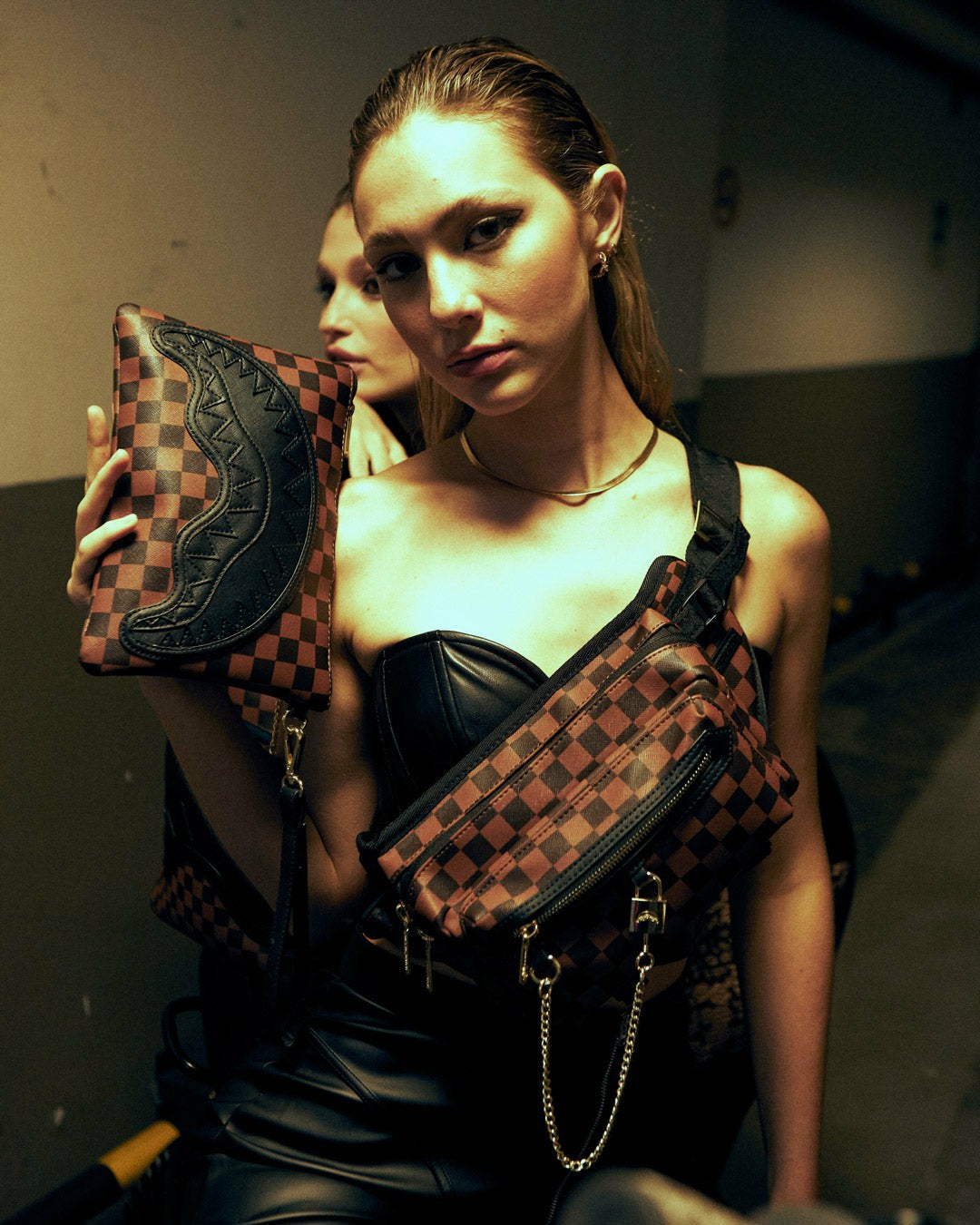 Sprayground HENNY LOCK SHARKS IN PARIS CROSSOVER CLUTCH