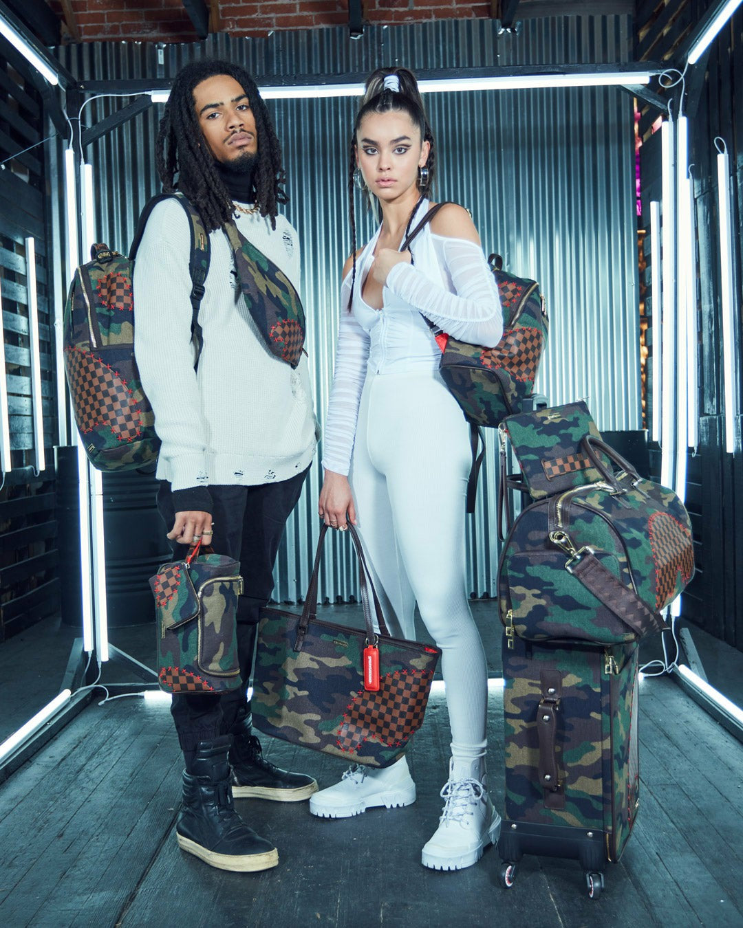 Sprayground THE PARADOXX SHARK CROSSOVER CLUTCH