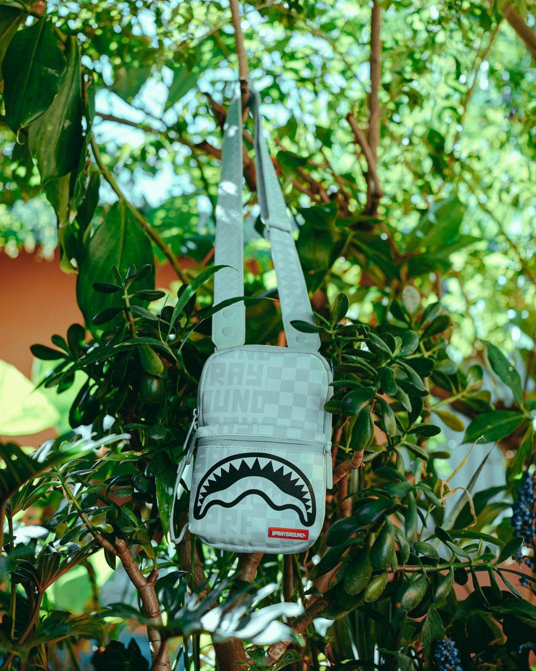 Sprayground SPLIT THE CHECK (PEARL) SLING