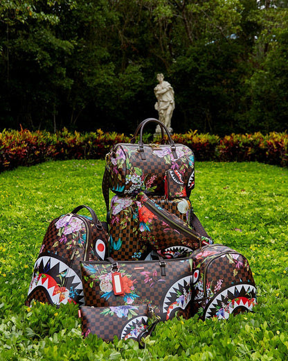 Sprayground GARDEN OF SHARKS SHARKNAUTICS HARDSHELL CARRY-ON LUGGAGE