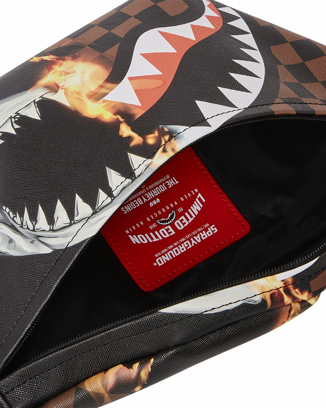 Sprayground SHARKS IN PARIS UNSTOPPABLE SAVVY CROSSBODY