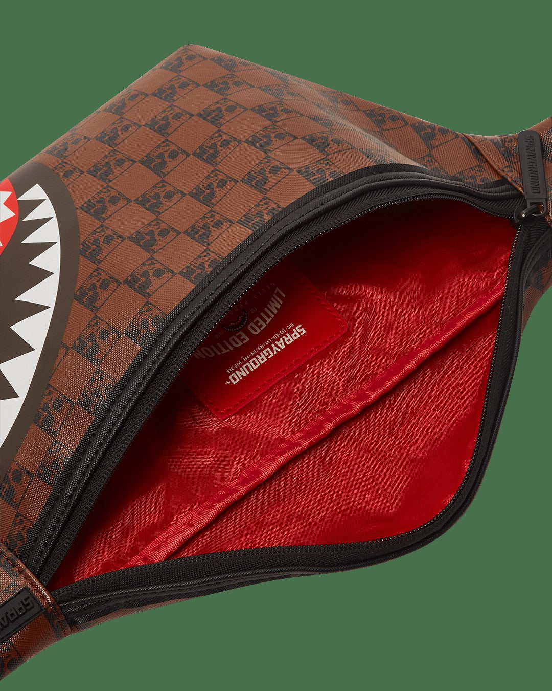Sprayground SHARKS AND SKULLS SAVVY CROSSBODY