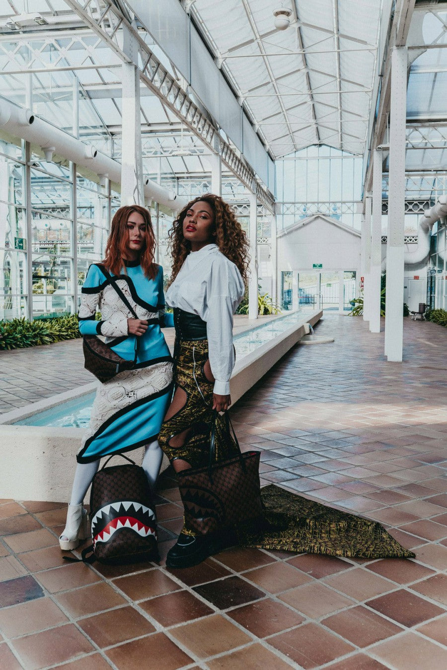 Sprayground SHARKS AND SKULLS SAVVY CROSSBODY