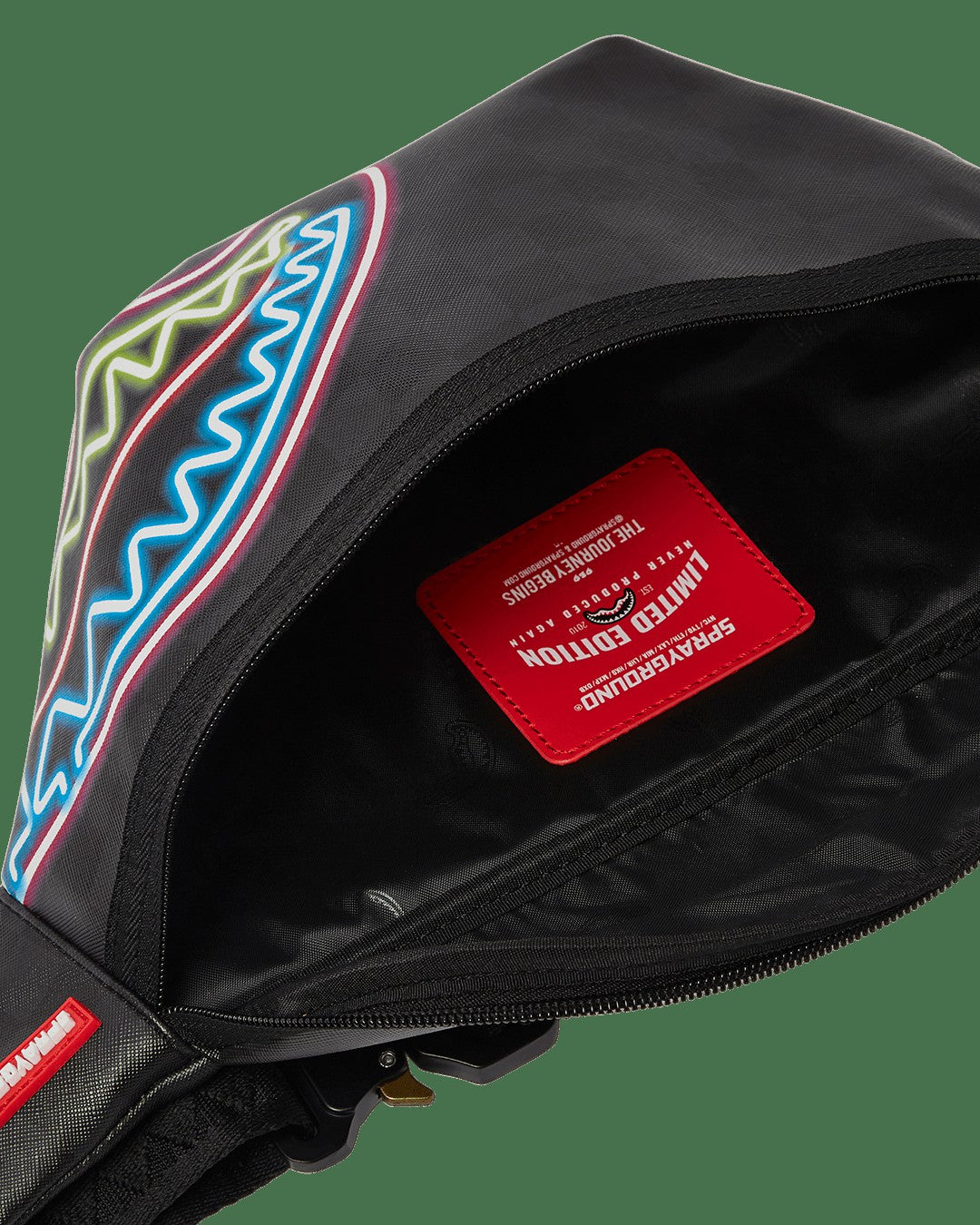 Sprayground SHARKS IN PARIS GLOW SAVVY CROSSBODY