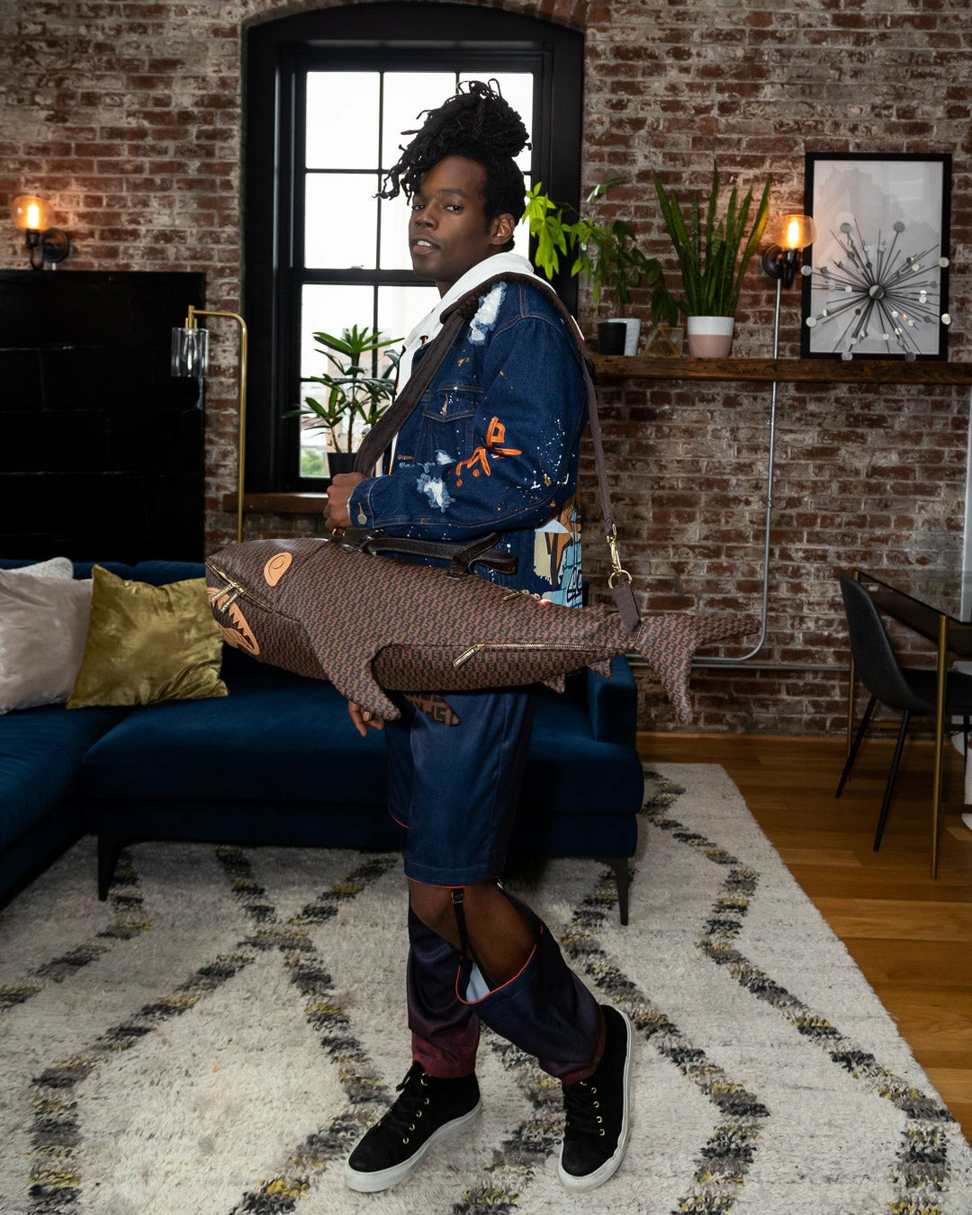 Sprayground SHARKFINITY SHARK SHAPE DUFFLE